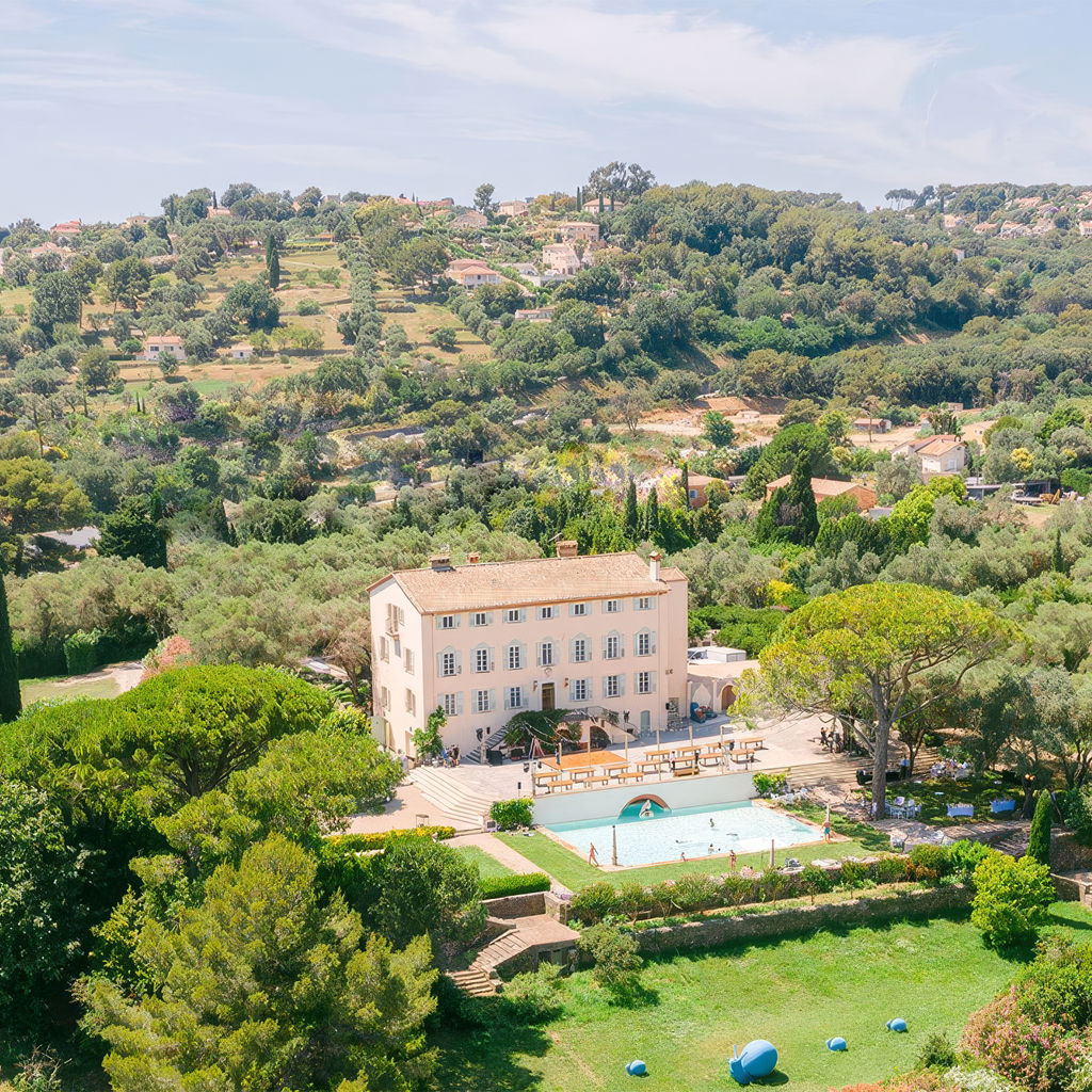 AGENCE EVENEMENTIELLE SITE PARTENAIRE PRIVATISATION HEDONISTERIE Chateau Croix des Gardes CANNES