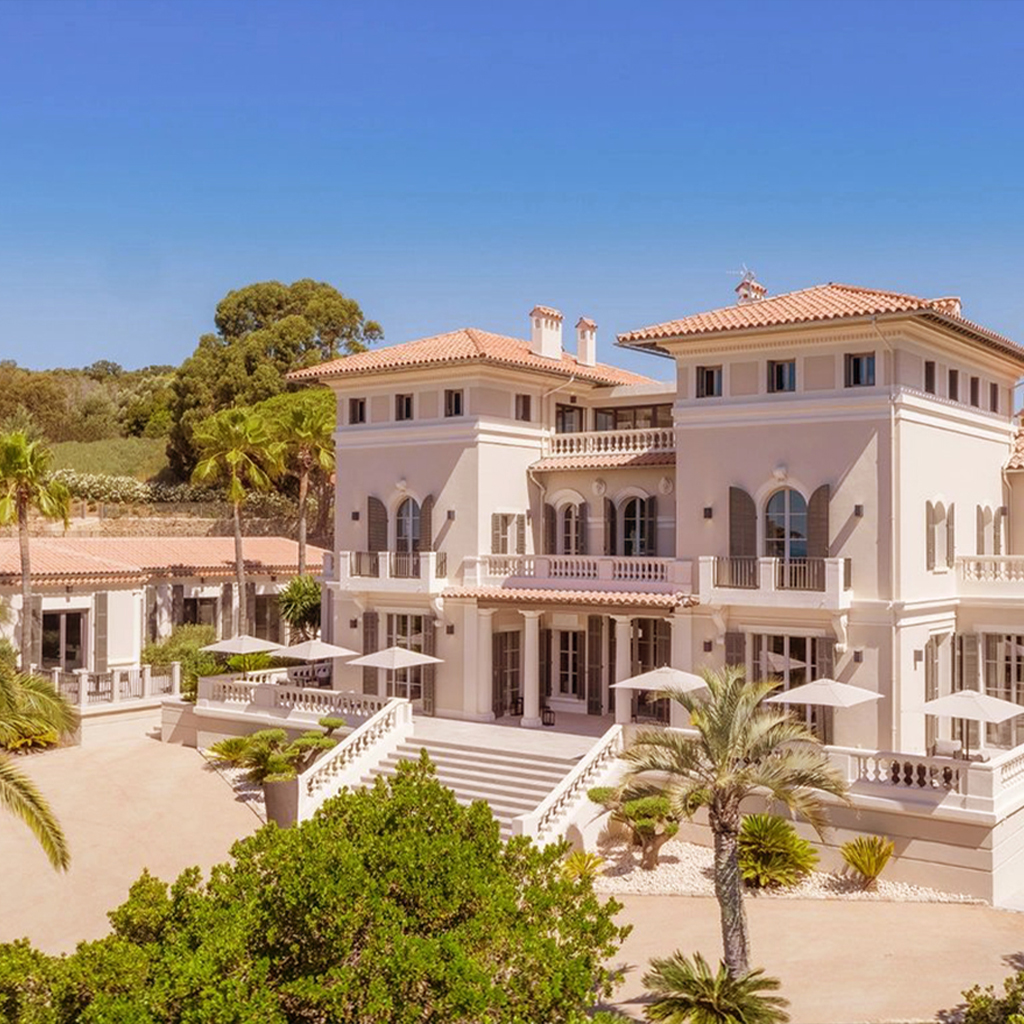 AGENCE EVENEMENTIELLE SITE PARTENAIRE PRIVATISATION HEDONISTERIE Chateau Croix des Gardes CANNES