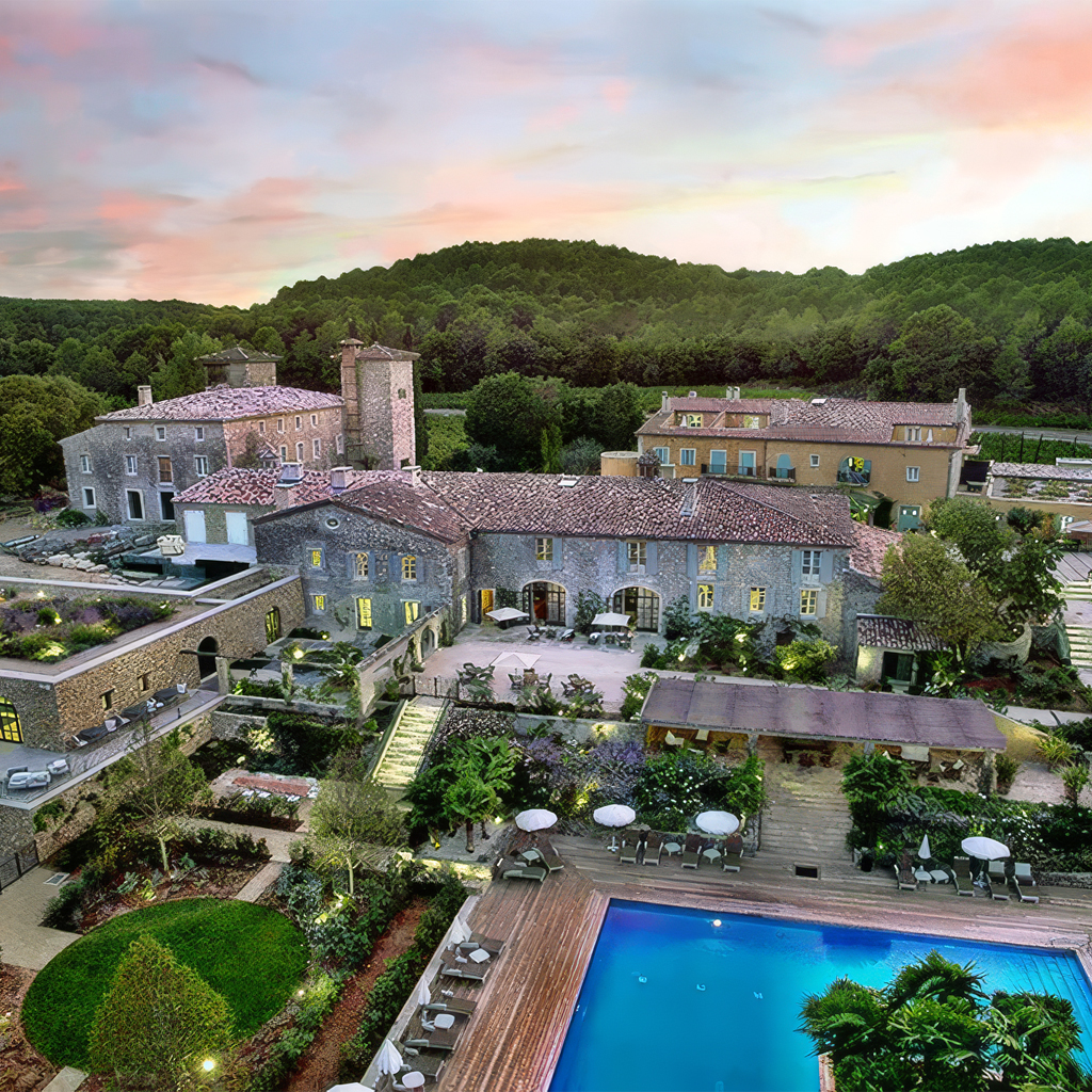 AGENCE EVENEMENTIELLE SITE PARTENAIRE PRIVATISATION HEDONISTERIE Chateau Croix des Gardes CANNES